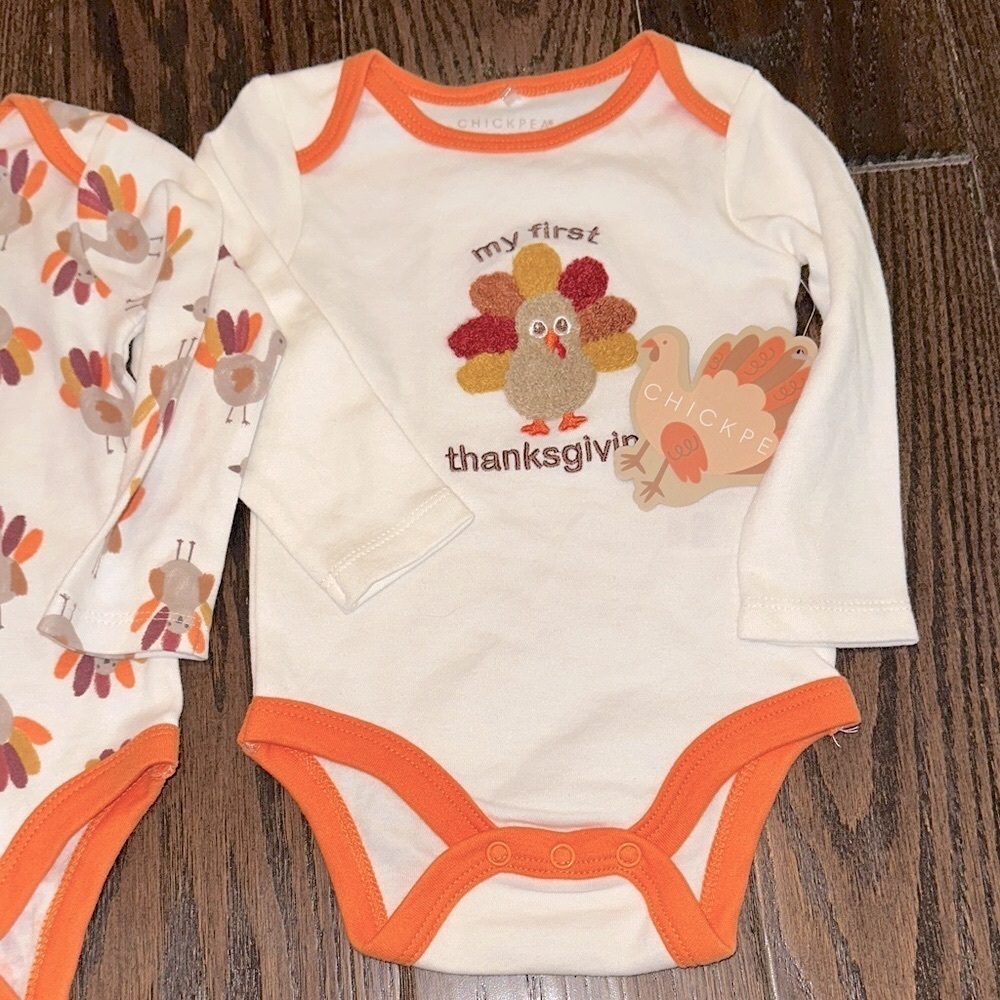 Chick Pea Thanksgiving Baby Onesie Turkey Design size 6-9 months new with tags